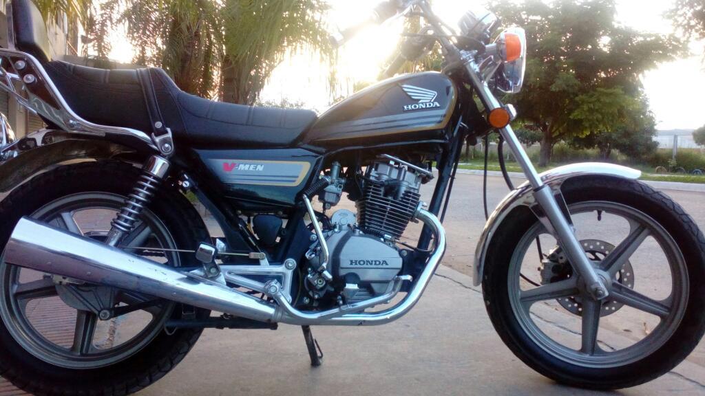 Honda V Men 125 . 2013 . 5000 Km. Alarma