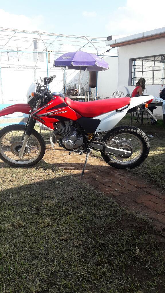 Honda Tornado 2015 6mil Km Permuto