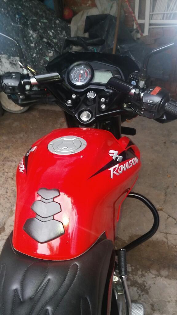 Moto , Rouser 135 , Año 2013