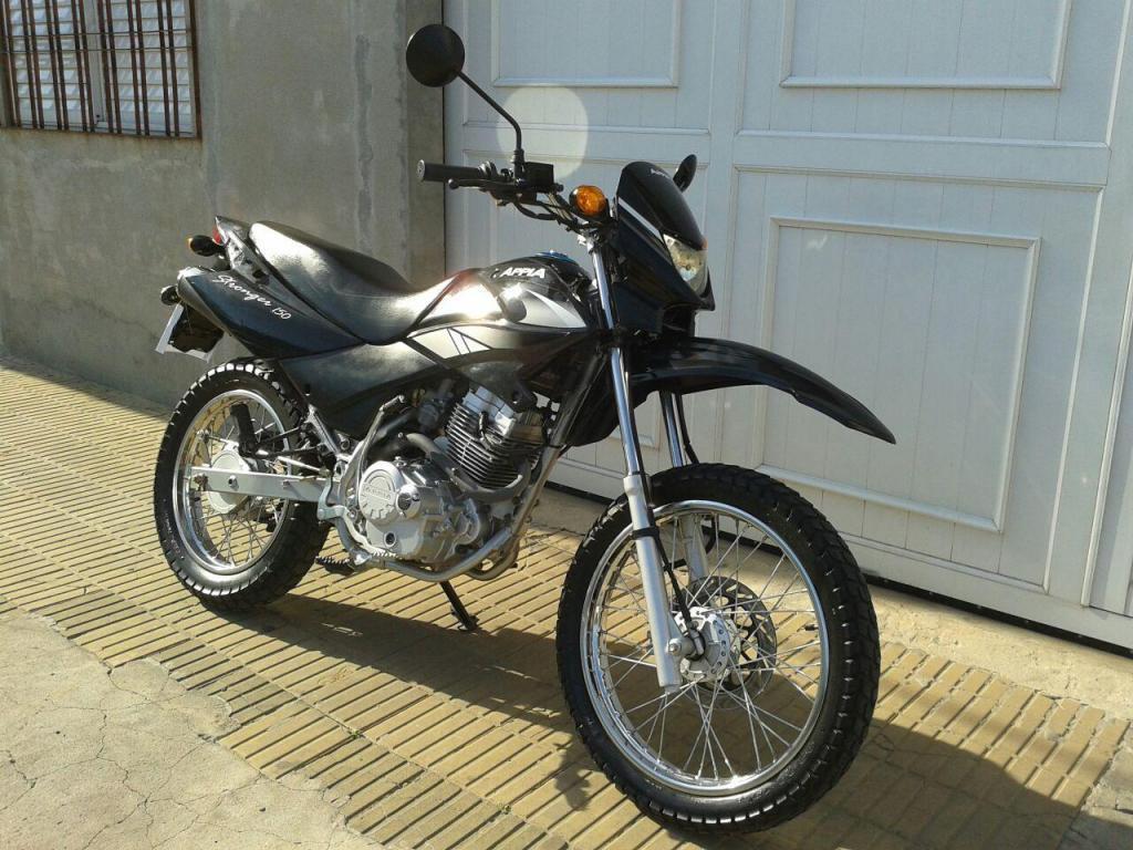 Vendo moto Appia Stronger 150 cc, modelo 2013, 25.000 km