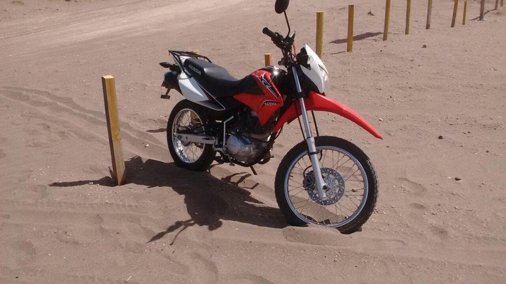 VENDO HONDA XR 150 MODELO 2015