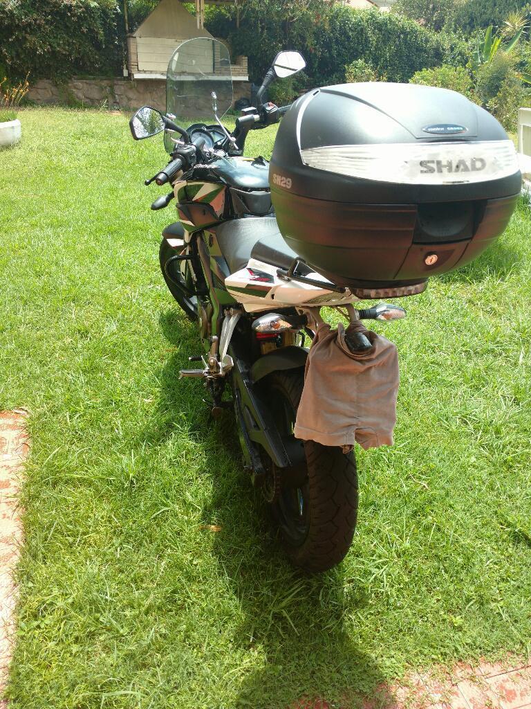 Bajaj. Rouser Ns 200