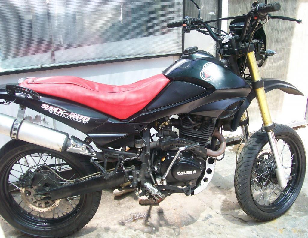 GILERA SMX 200 MOTARD AÑO 2011