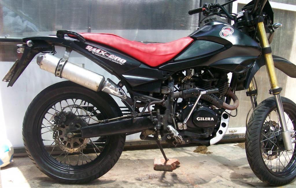 GILERA SMX 200 MOTARD AÑO 2011