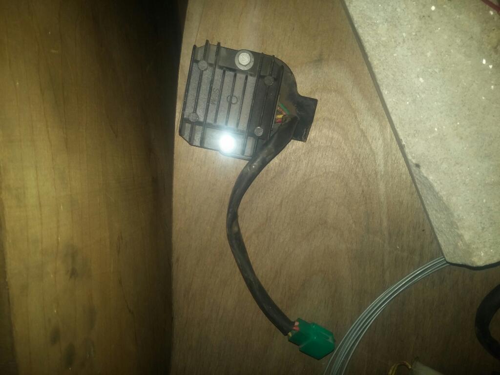 Regulador Boltaje Rx 200