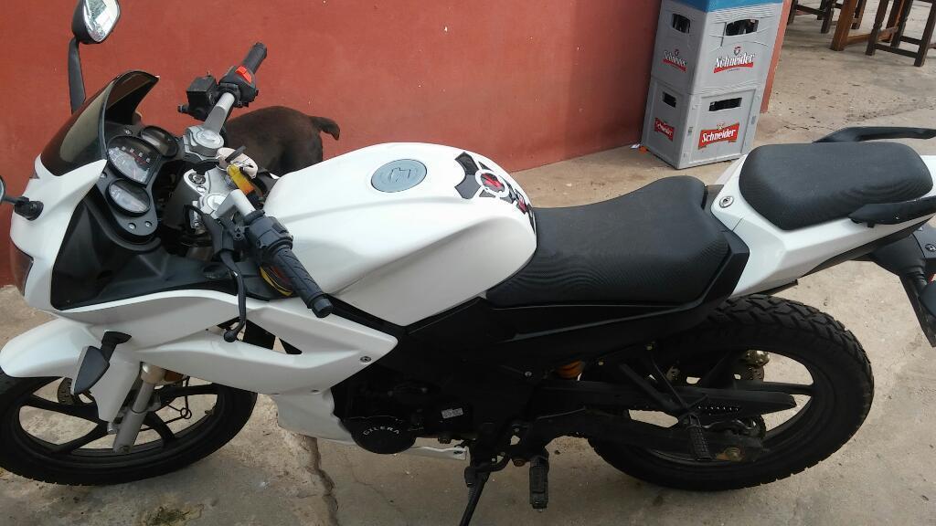 Vendo Moto Gilera 200 Modelo 2012