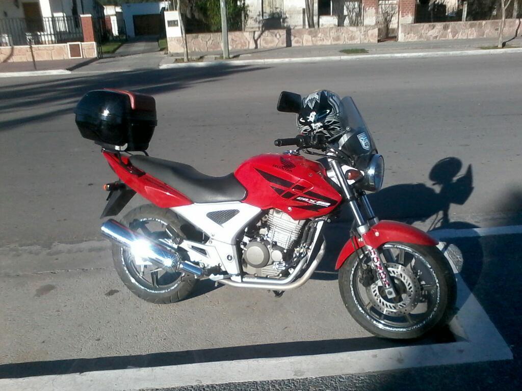 Honda Twister 250 Mod.2010 con 27000 Km