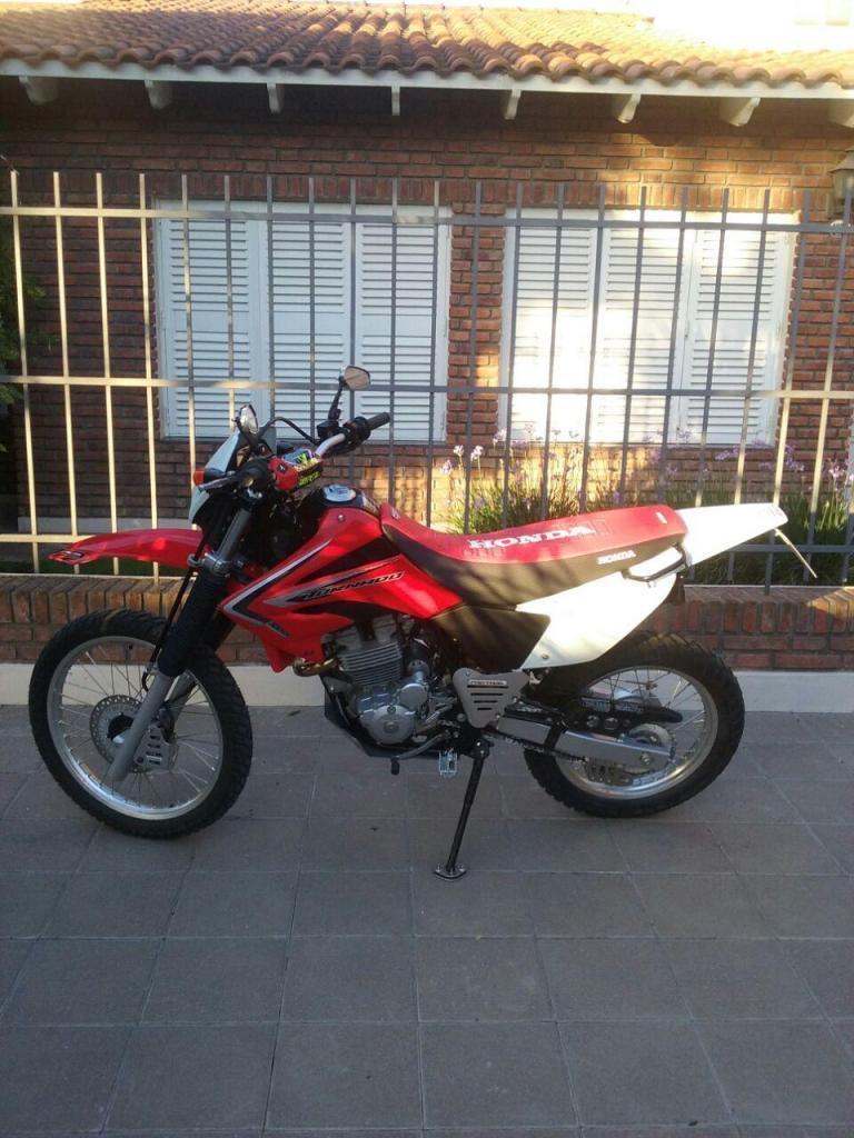 HONDA TORNADO, MOD. 2016 UNICA MANO C/200km, MAS $ 15.000 EN ACCESORIOS LISTA PARA TRANSFERIR!!!