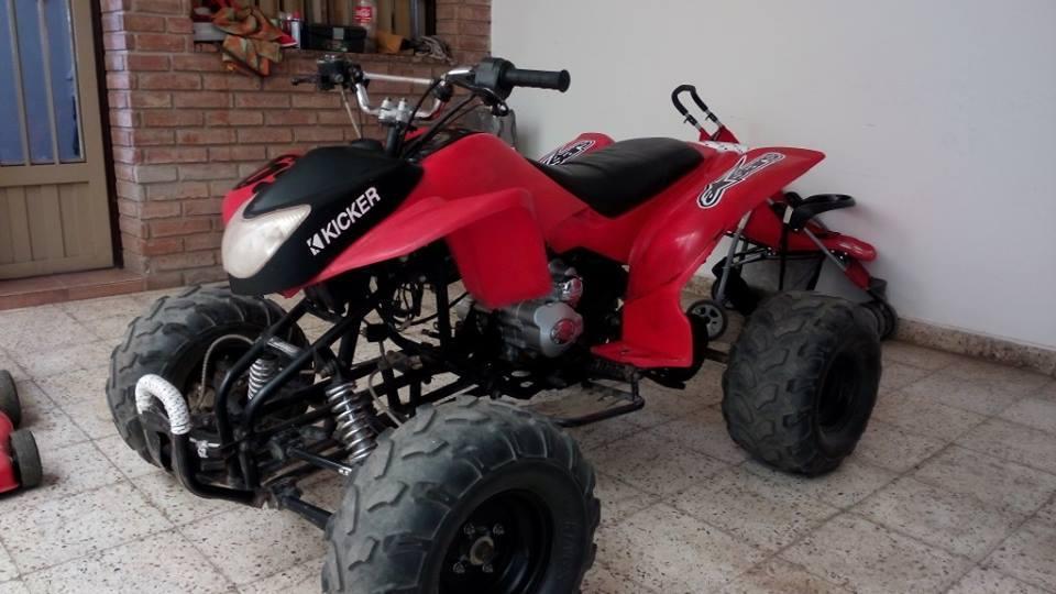 VENDO CUADRI 200 IMPECABLE