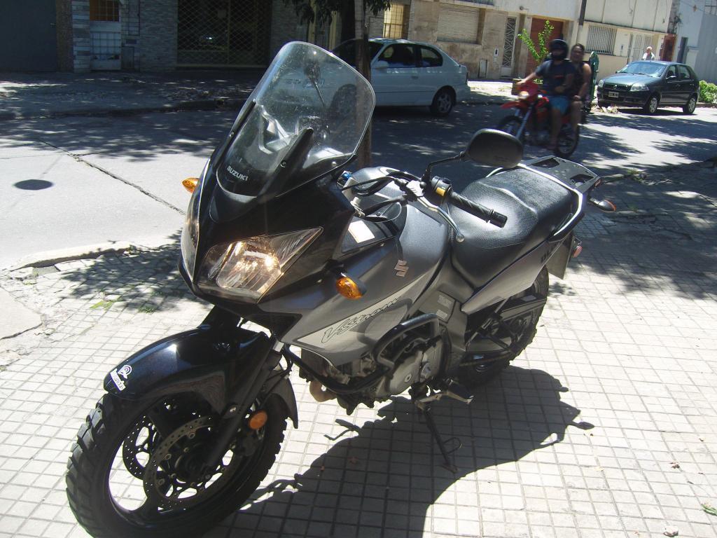 SUZUKI VSTROM 650 2008 UNICO DUEÑO MUY BUEN ESTADO