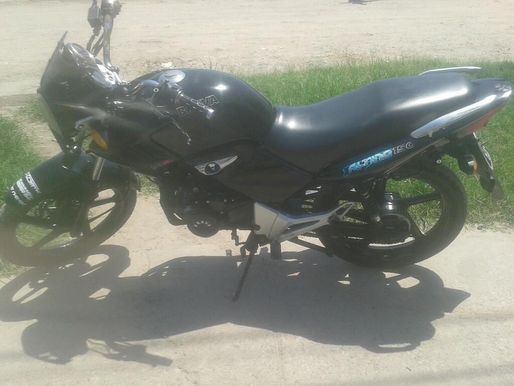 Vendo Moto a 12000 Esta Impecable