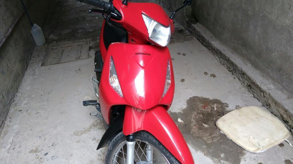 Vendo Honda Biz 125 Modelo 2013 Inpecabl