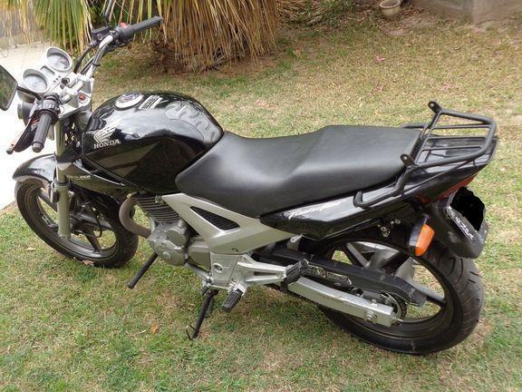 VENDO HONDA TWISTER CBX 250 cc 2010 muy buena