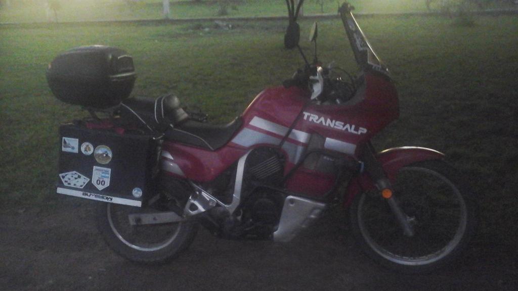 Vendo honda transalp año 1989