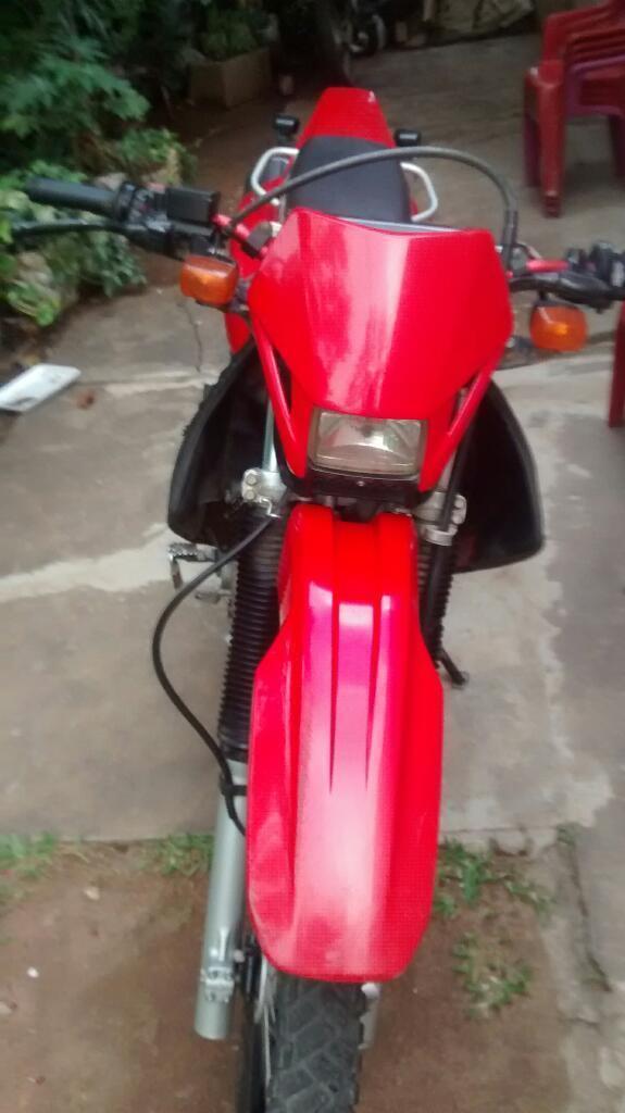 Vendo Honda Tornado Modelo 2012 en Muy Buen Estado