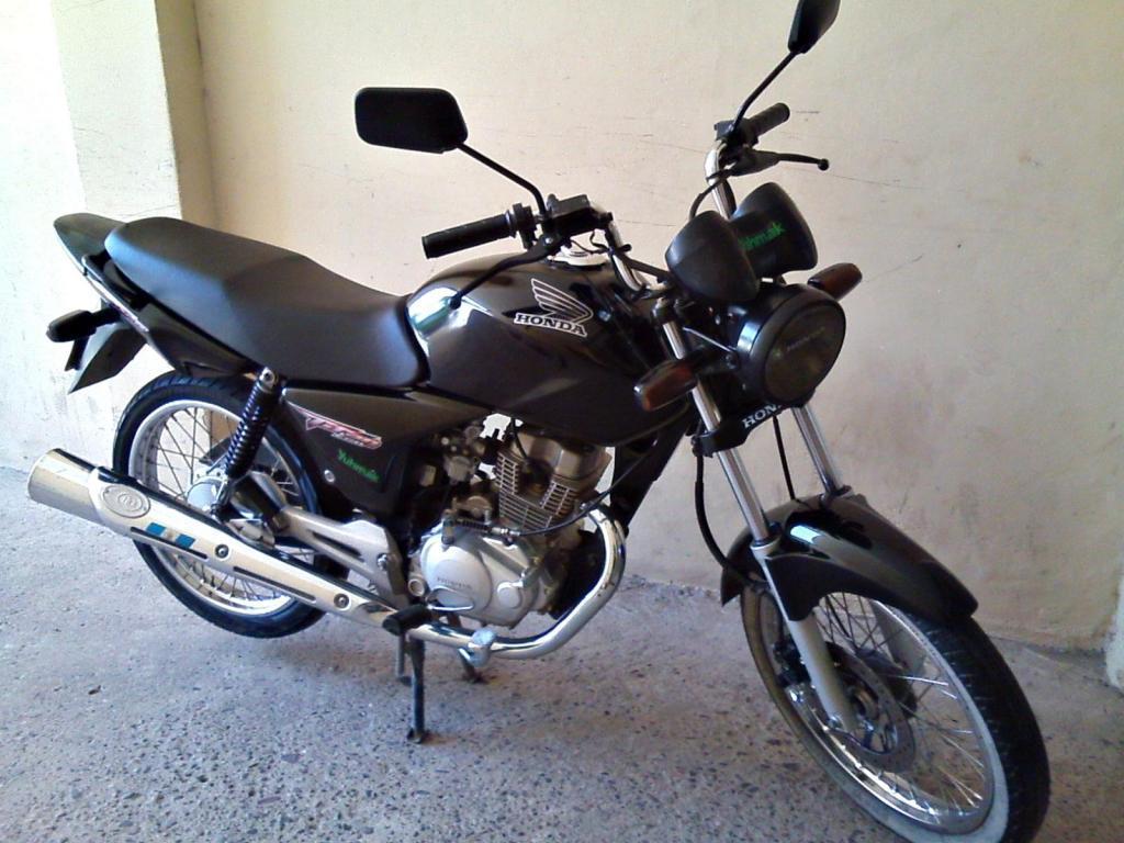 Vendo Honda CG Titan 150 2014 joya tal como se la ve con todos los papeles