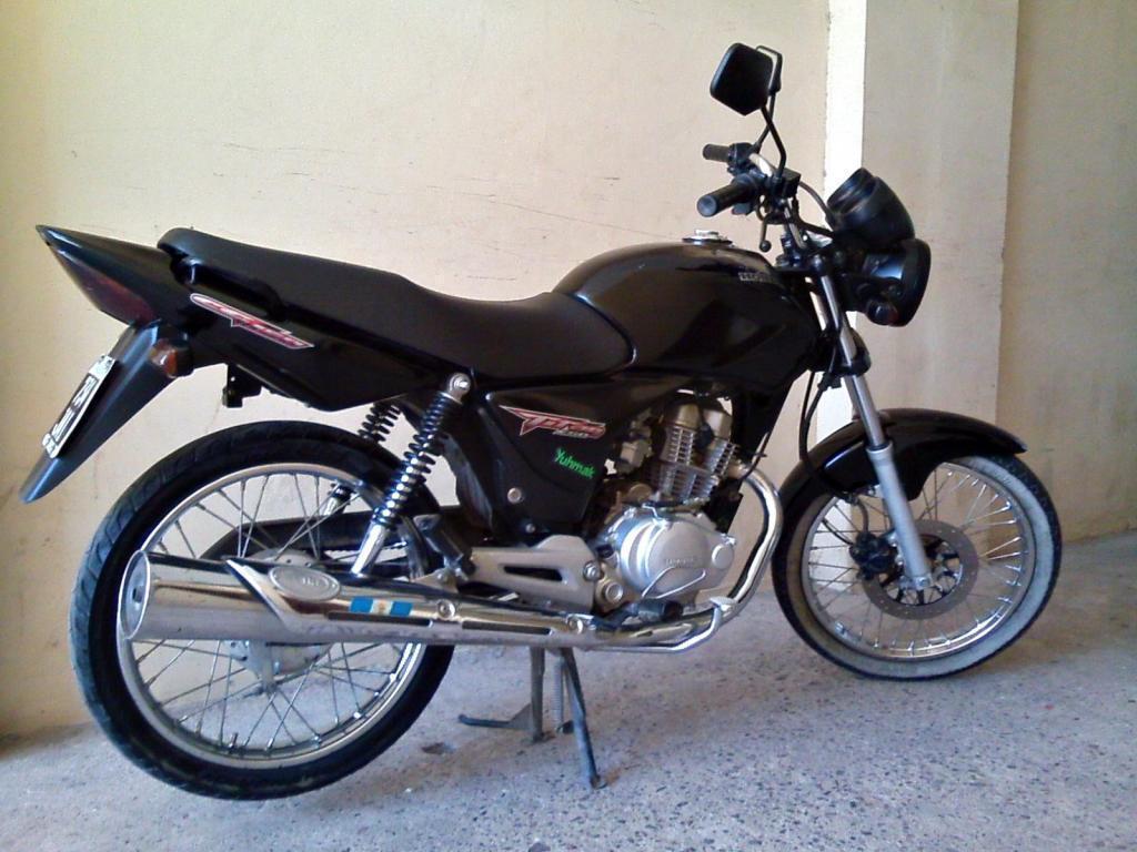 Vendo Honda CG Titan 150 2014 joya tal como se la ve con todos los papeles