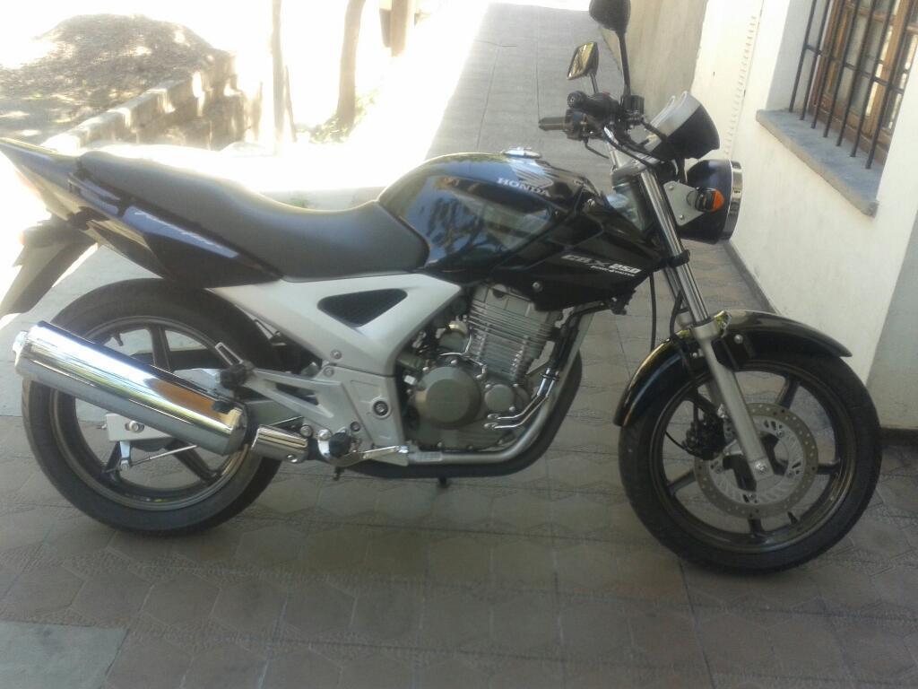 Vendo Honda Twister CBX 250 2010 Impecable