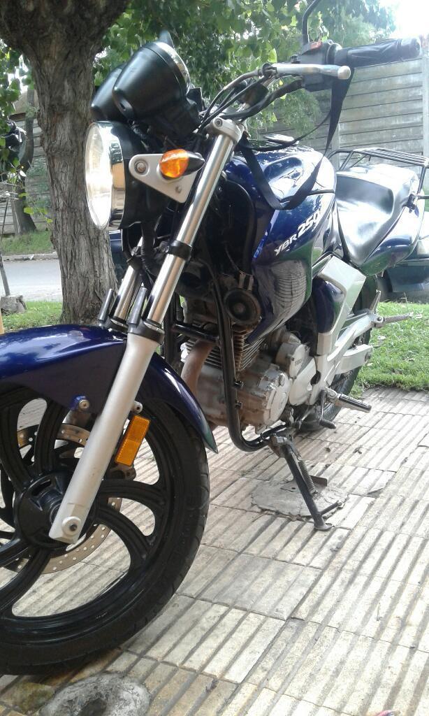 Vendo O Permuto Yamaha Ybr 250