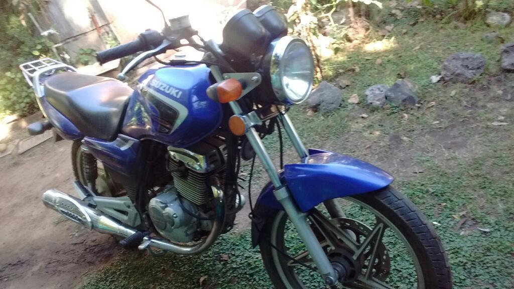 Vendo Moto Suzuki 125 Cc