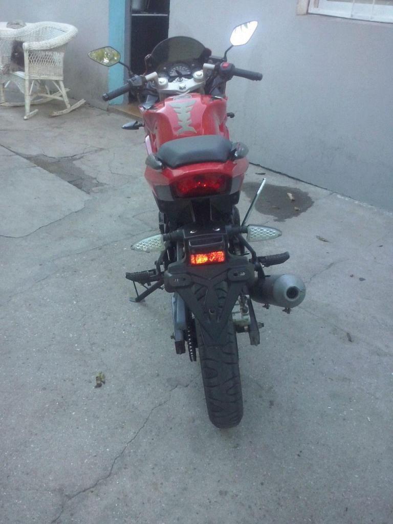 Vendo excelente moto