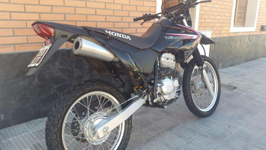 vendo Honda tornado 2015