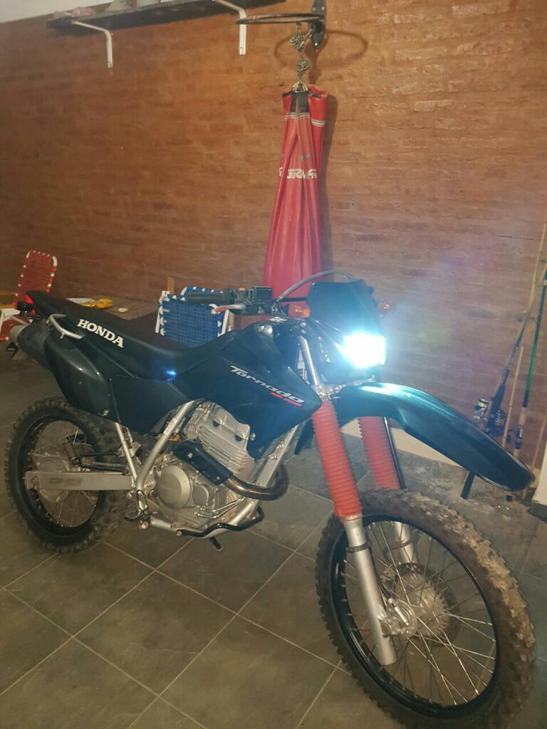 Moto Honda Tornado 250