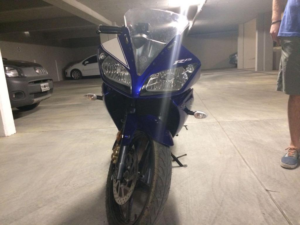 YAMAHA R15 LIQUIDO DE CONTADO O PERMUTO X AUTO