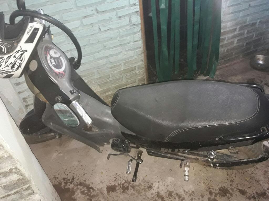 Vendo Moto 110 . 2014