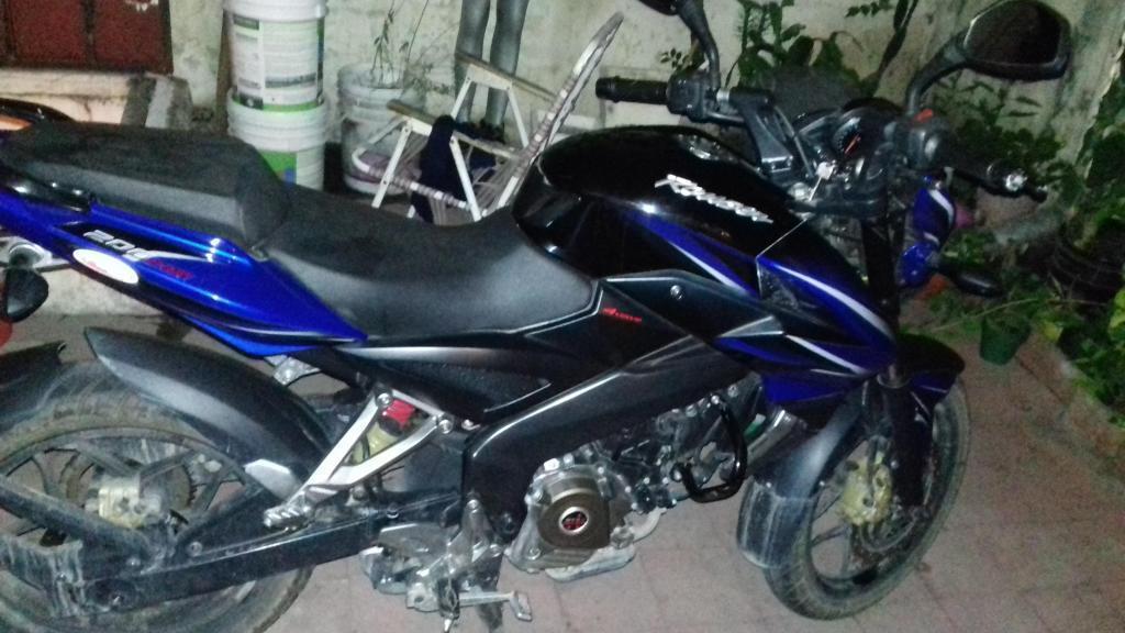 BAJAJ ROUSER 2015 /10 000 KM