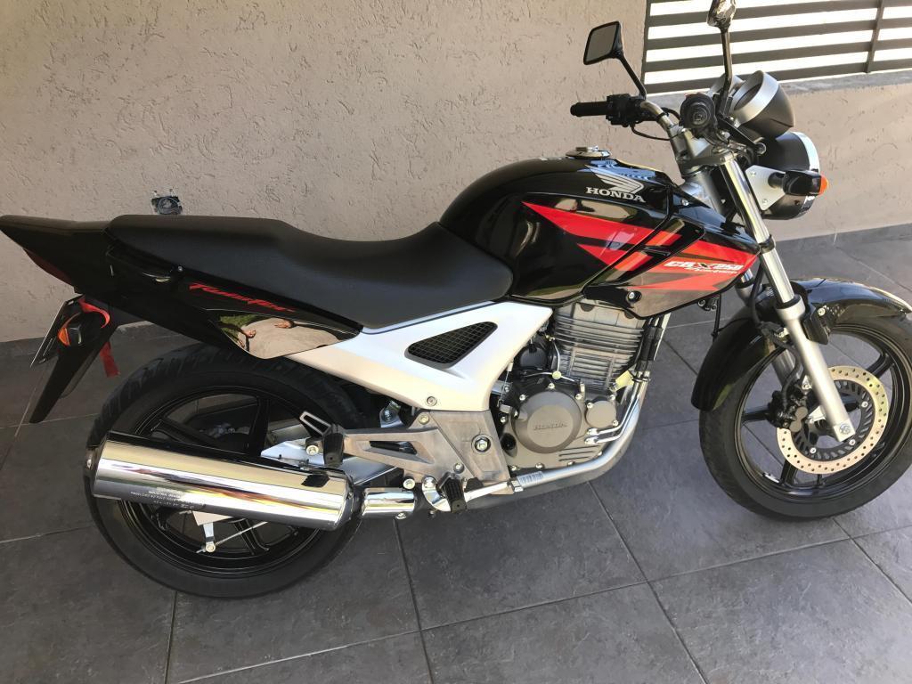 Honda Twister modelo 2011 igual 0KM