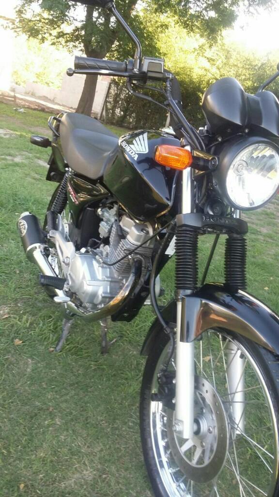 Vendo Titan Modelo 2012