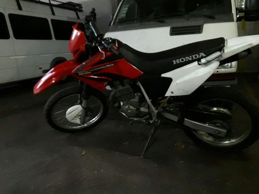 Urgente!! Escucho oferta Vendo HONDA TORNADO 250cc!!