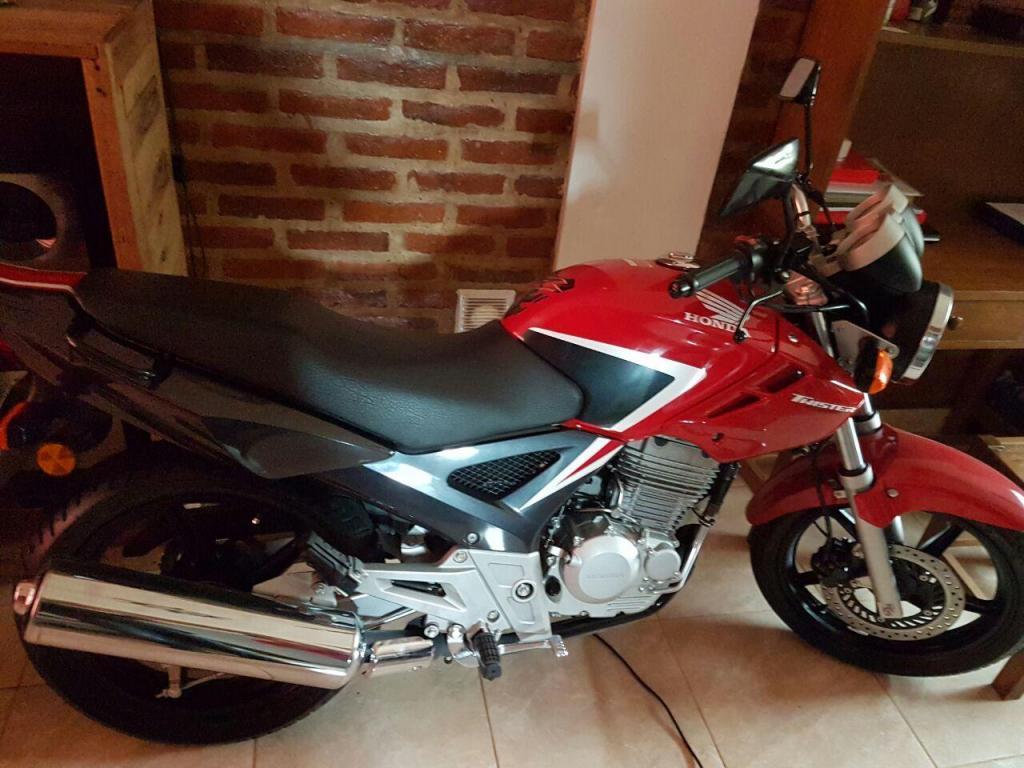 HONDA TWISTER 250CC INMACULADA $75000 CHARLABLES