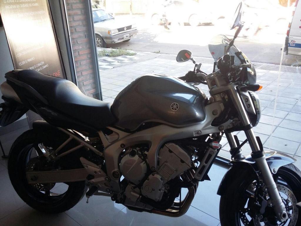 Vendo YAMAHA FZ 6 NAKED