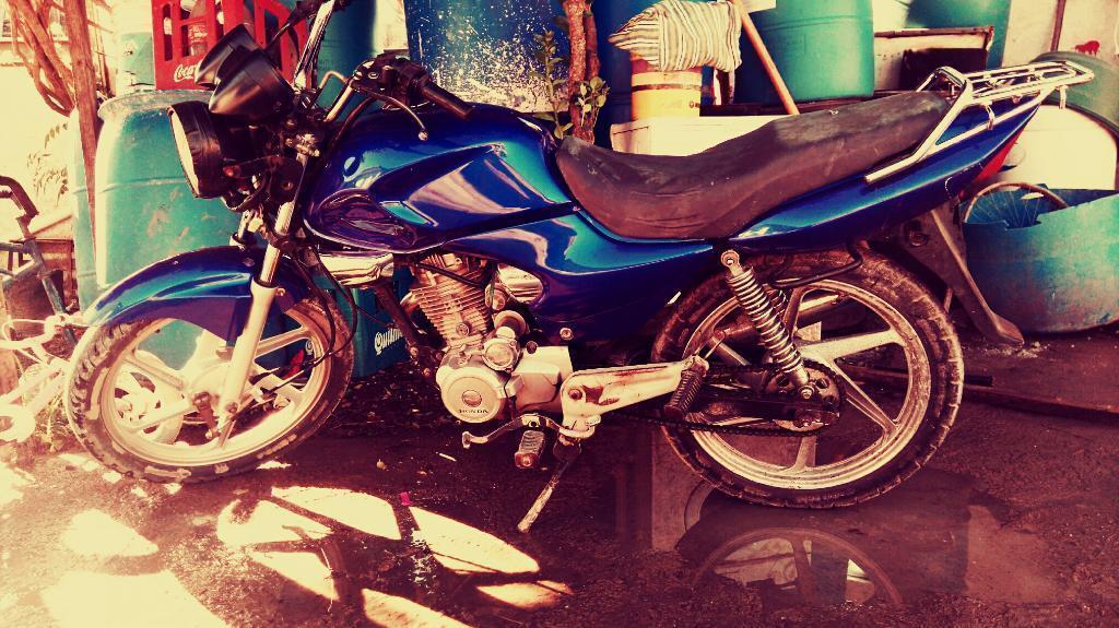 Vendo Moto Honda Storm Re Fachera