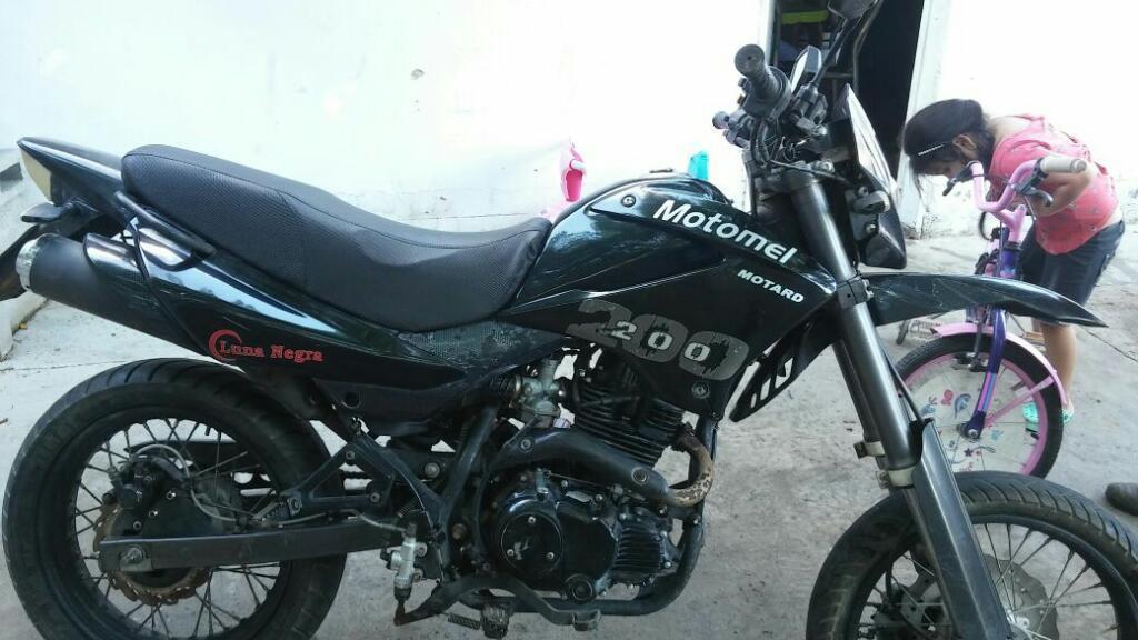 Motomel Motard 200