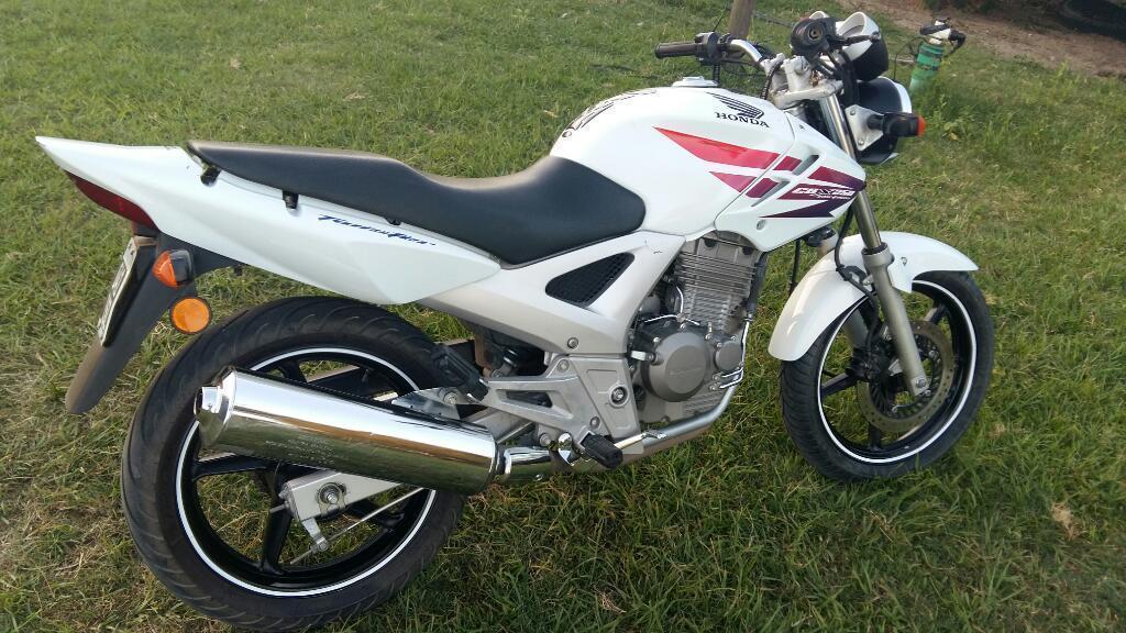 Vendoo. Honda Twister!! 250 Cc