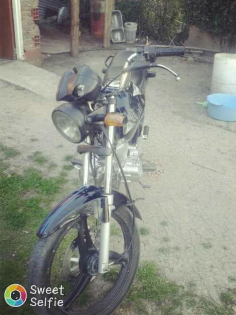 Vendo Permuto por Otra Moto