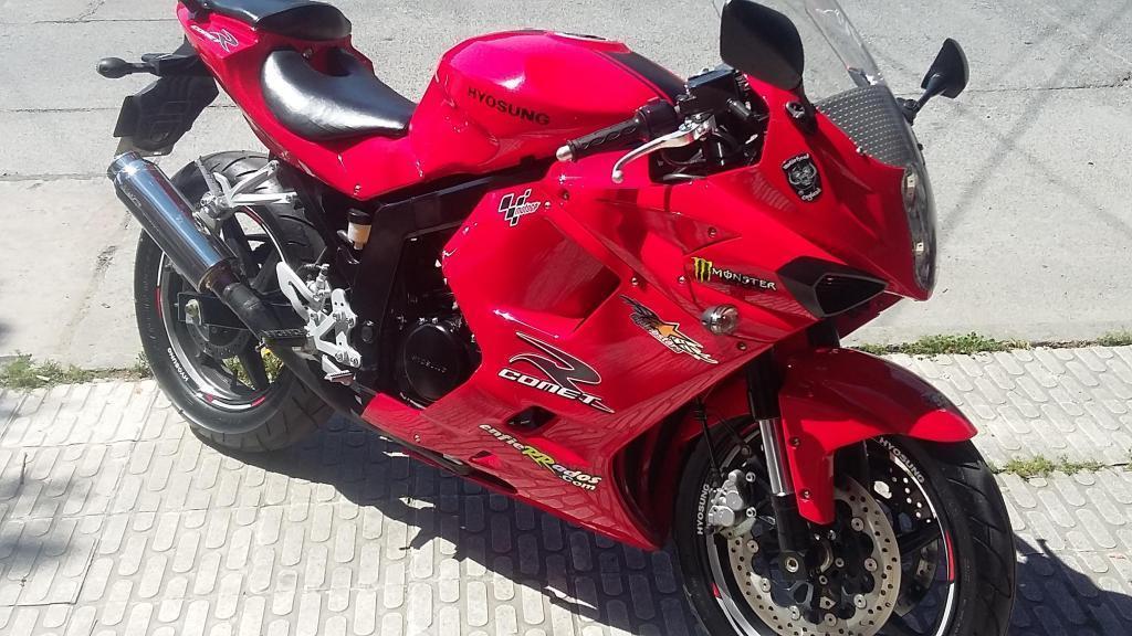 Vendo Hyosung 250 Gtr Comet Inyeccion O PERMUTO POR MOTO TIPO TOURING DE MAYOR VALOR,DIFERENCIA A CONVENIR