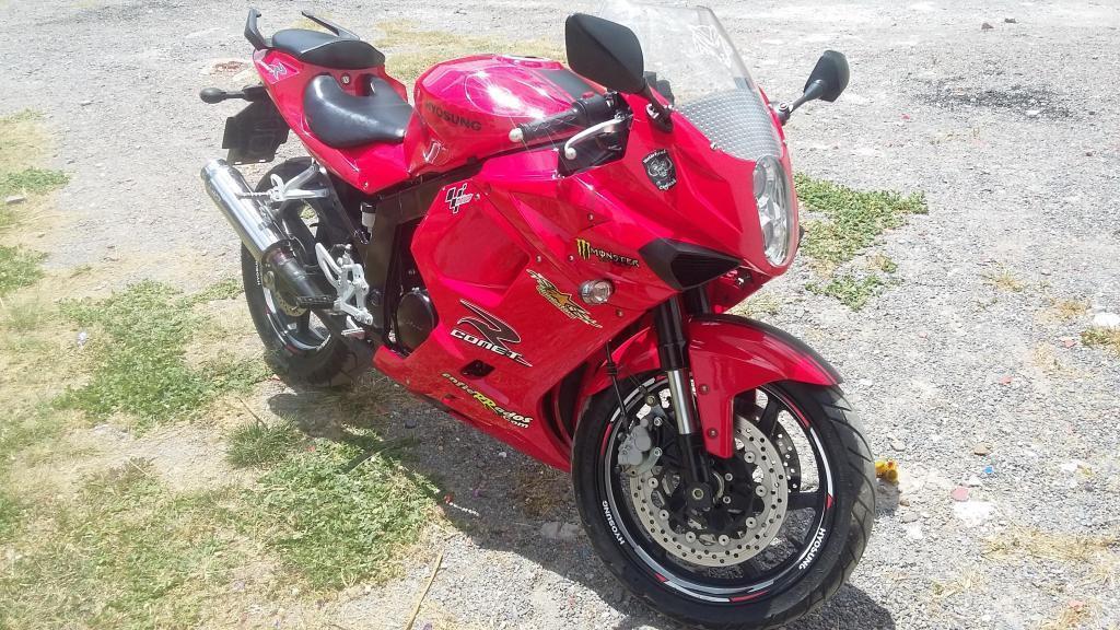 Vendo Hyosung 250 Gtr Comet Inyeccion O PERMUTO POR MOTO TIPO TOURING DE MAYOR VALOR,DIFERENCIA A CONVENIR