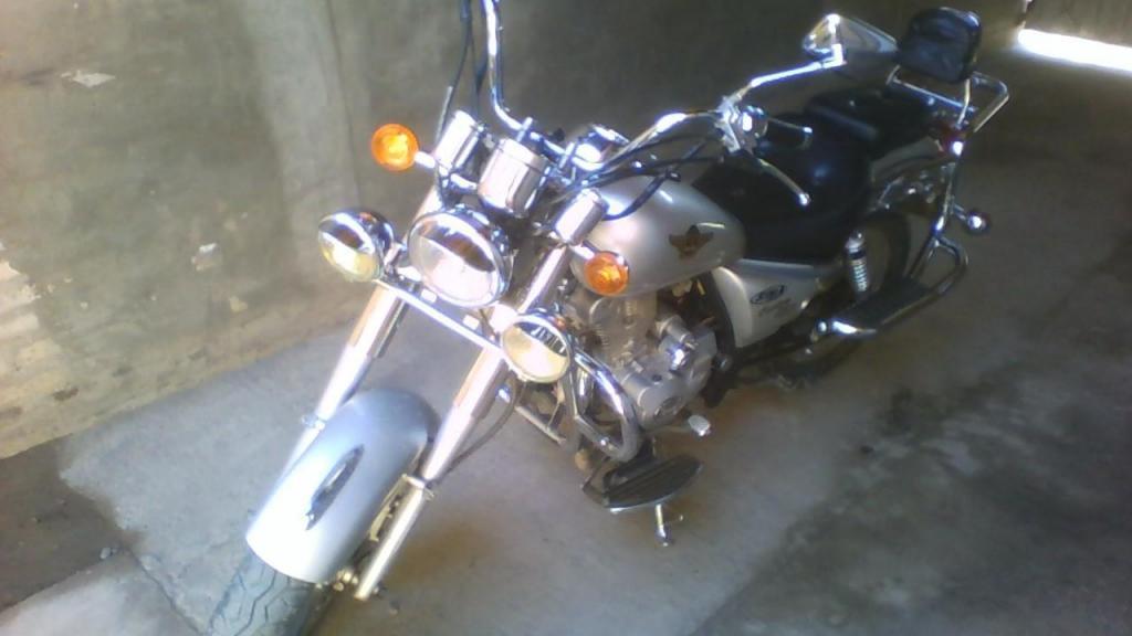 VENDO ZANELLA CUSTON 150CC