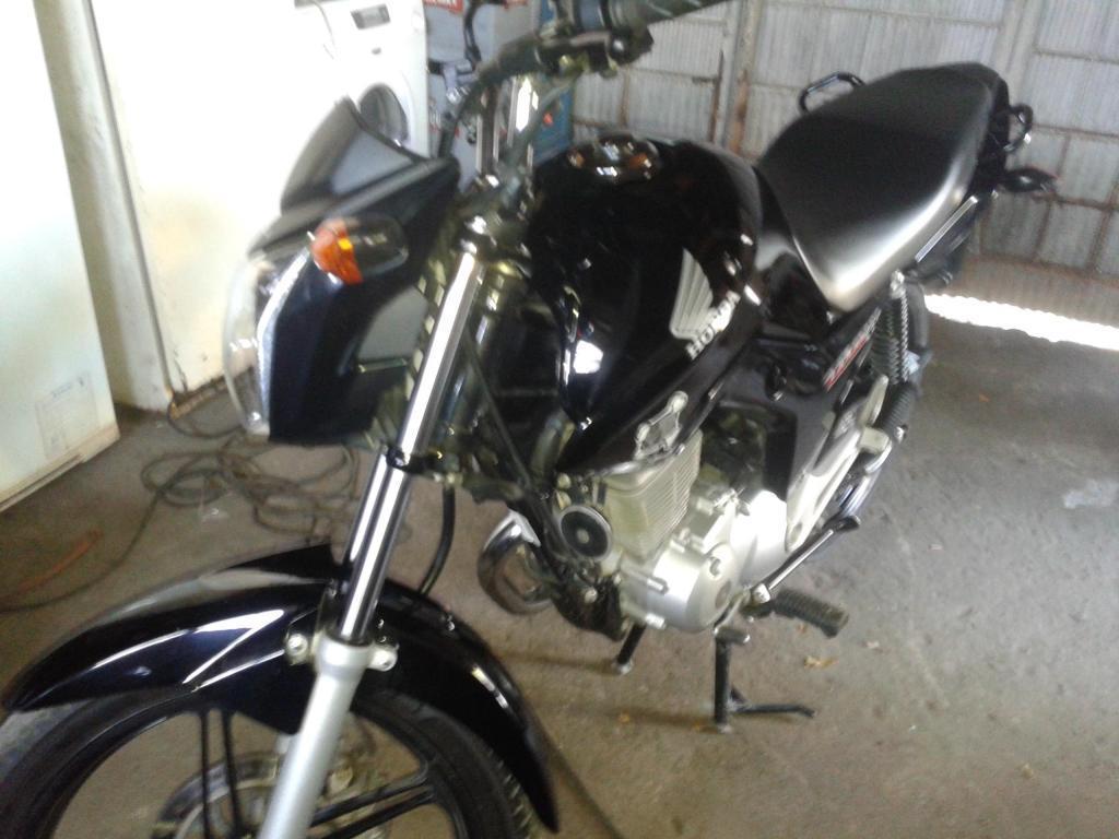 Vendo Honda Cg Titan 150 Modelo 2015