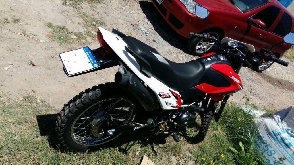 VENDO MOTOMEL 250 AÑO 2016