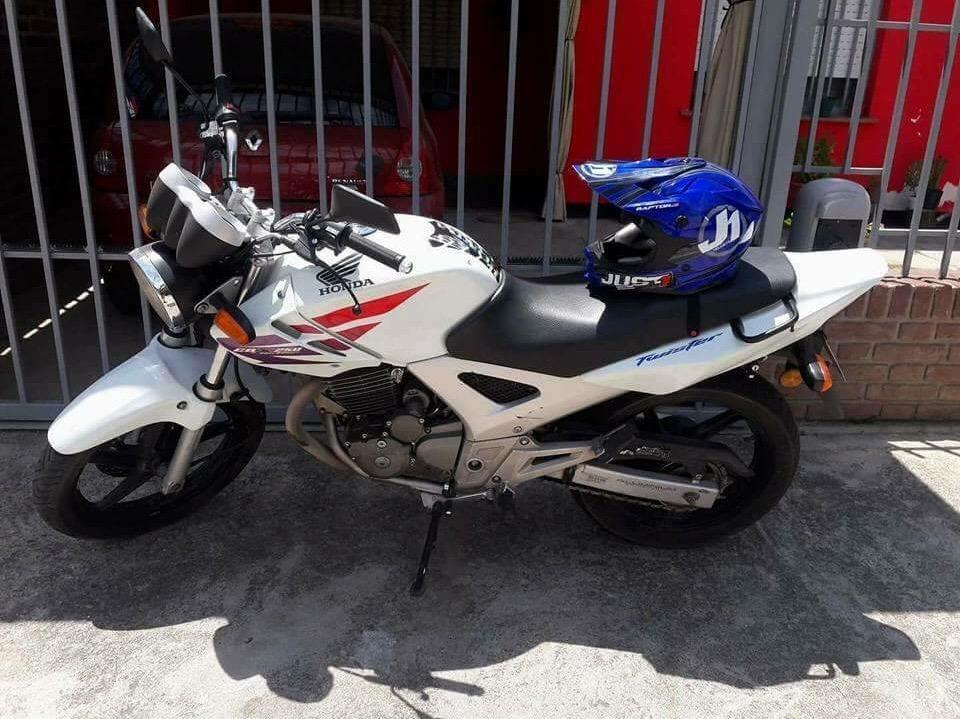 Vendo Cbx 250 Modelo 2012