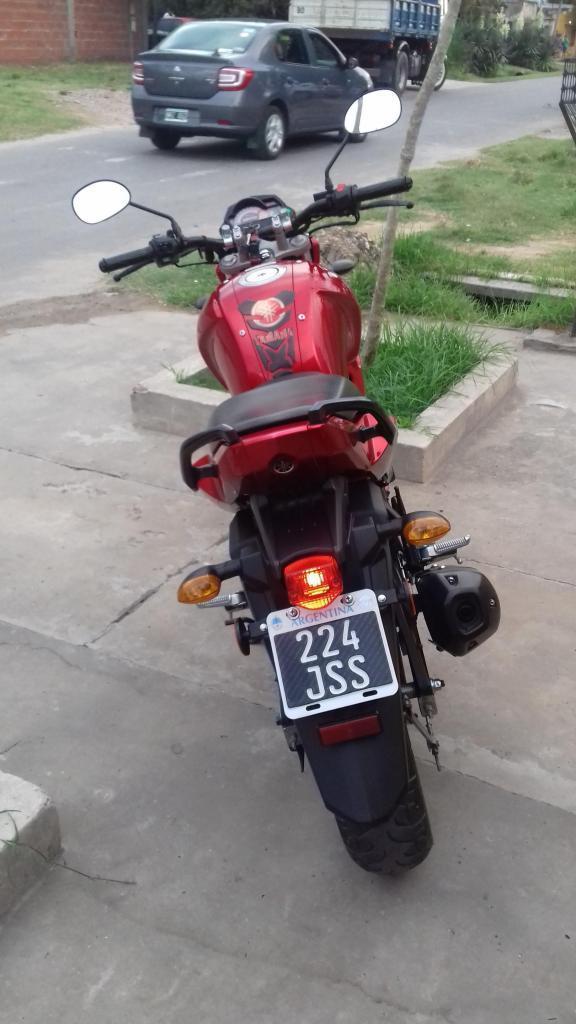 Moto Yamaha FZ