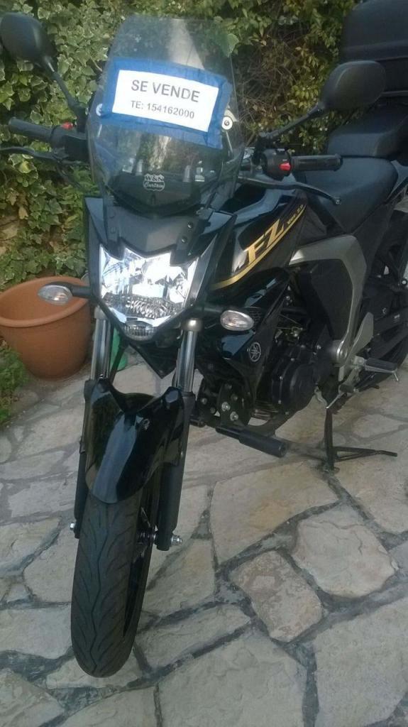 VENDO YAMAHA FZ FI V. 2.0, 150 cc, 2500 km