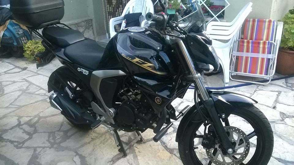 VENDO YAMAHA FZ FI V. 2.0, 150 cc, 2500 km