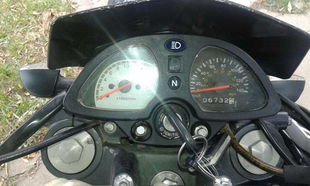 Motard 200 2013