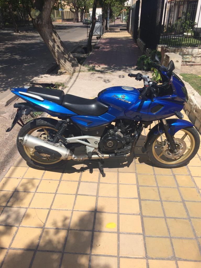 Bajaj Rouser 220F